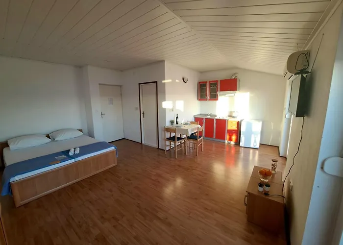 Maruna Apartament Maslenica